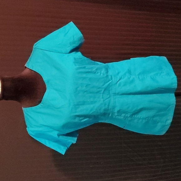 Jaanuu Tops - JAANUU Size Small Turquoise Scrub top